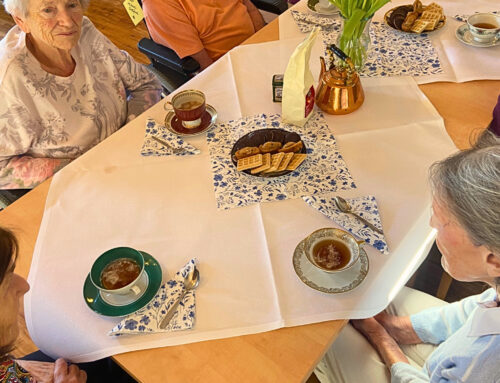 Teestunde in Wüstenbrand